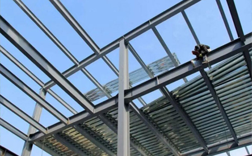 秦安秦安钢结构加工中的切割与钻孔精度控制要点